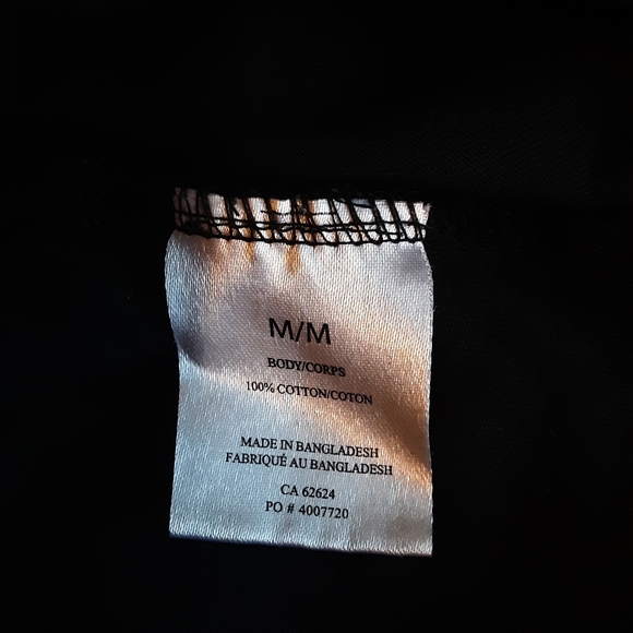 Authentic Iconic Guns N' Roses 2022 Collectors Tee UNISEX - Picture 5 of 5